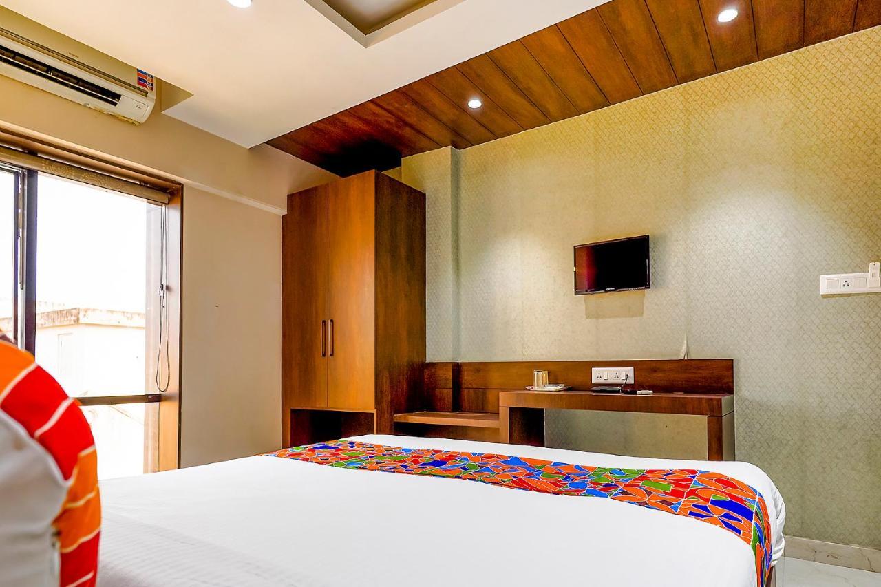 Fabhotel Eros 211 - Nr Sreebhumi Колката Екстериор снимка