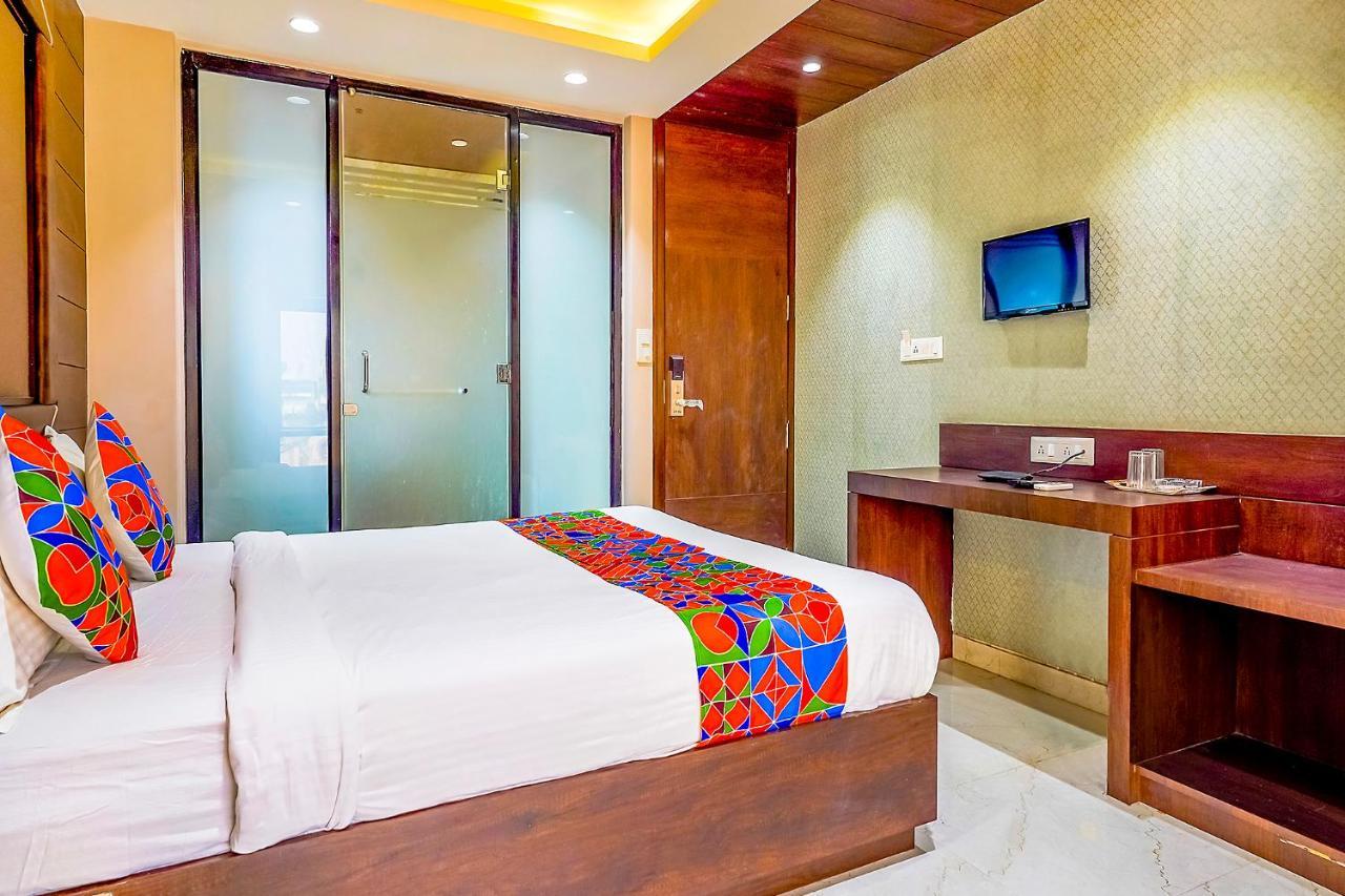 Fabhotel Eros 211 - Nr Sreebhumi Колката Екстериор снимка