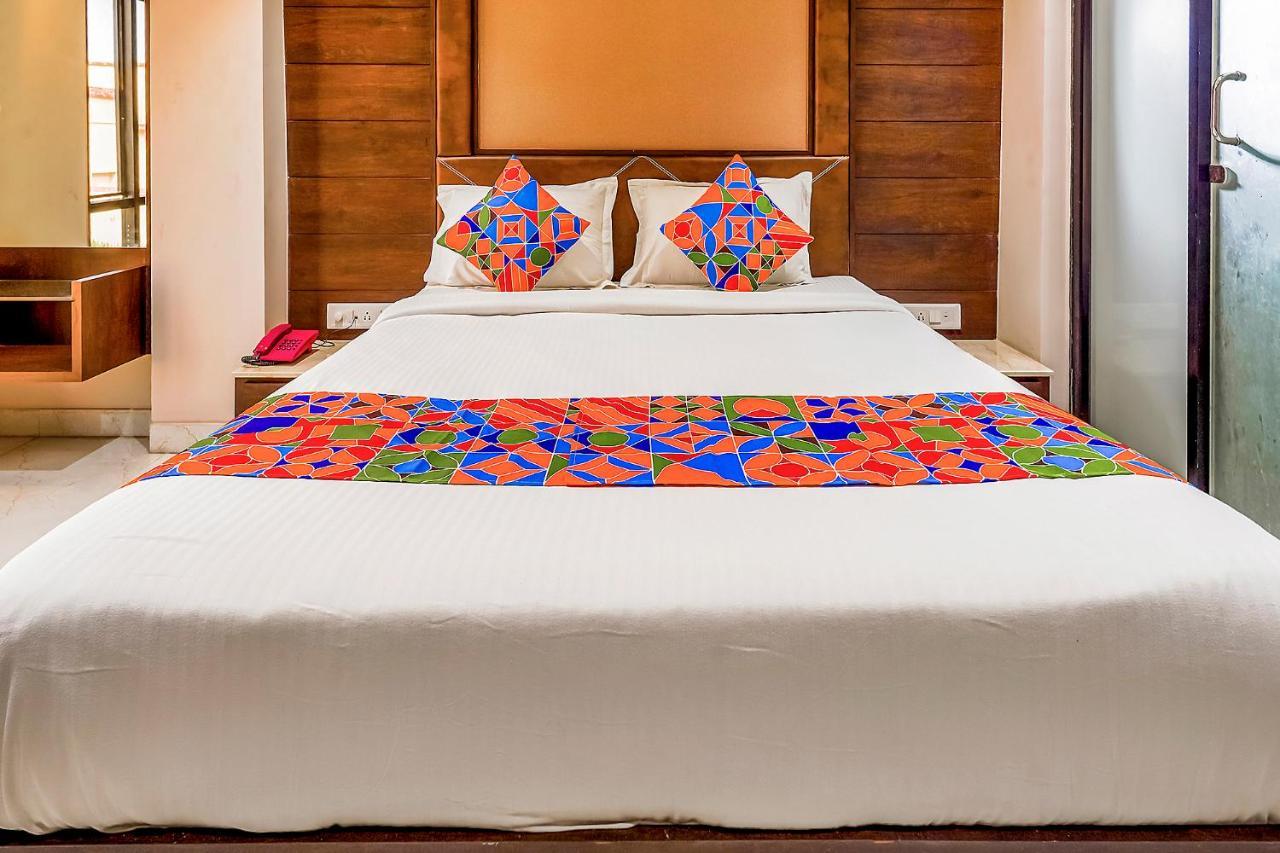 Fabhotel Eros 211 - Nr Sreebhumi Колката Екстериор снимка
